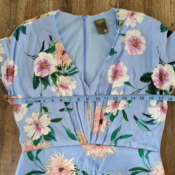 NWT Taylor Women's Floral Jumpsuit - Picture 4 of 10